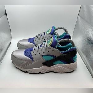 Nike Air Huarache Run grape women’s sneakers size 8